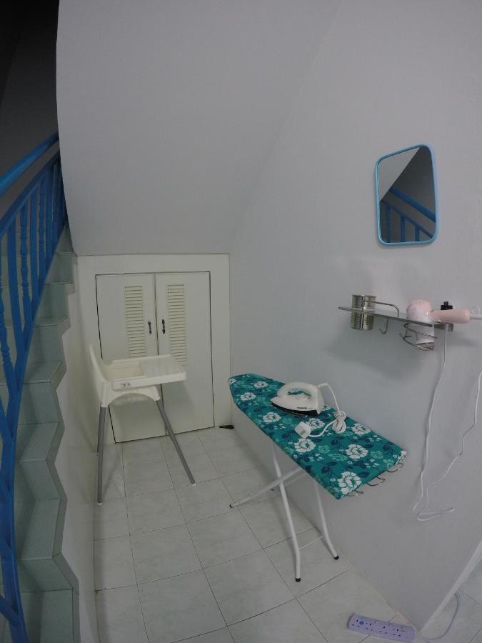 Little Blue House Kemaman Guesthouse Chukai Εξωτερικό φωτογραφία