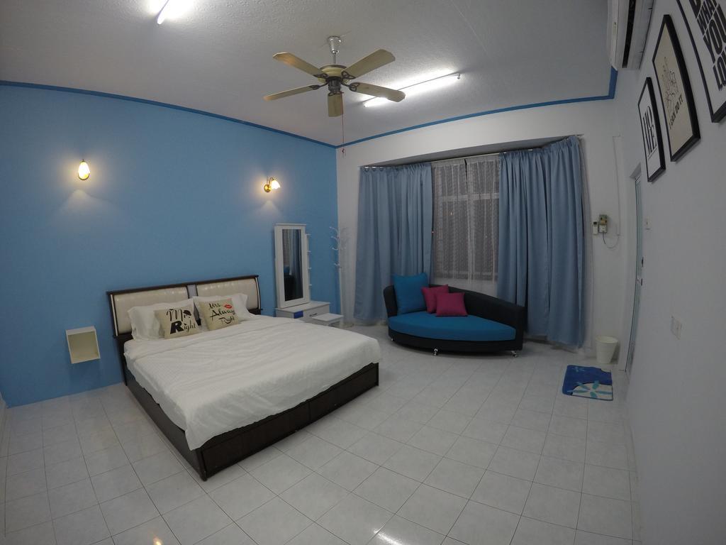 Little Blue House Kemaman Guesthouse Chukai Εξωτερικό φωτογραφία