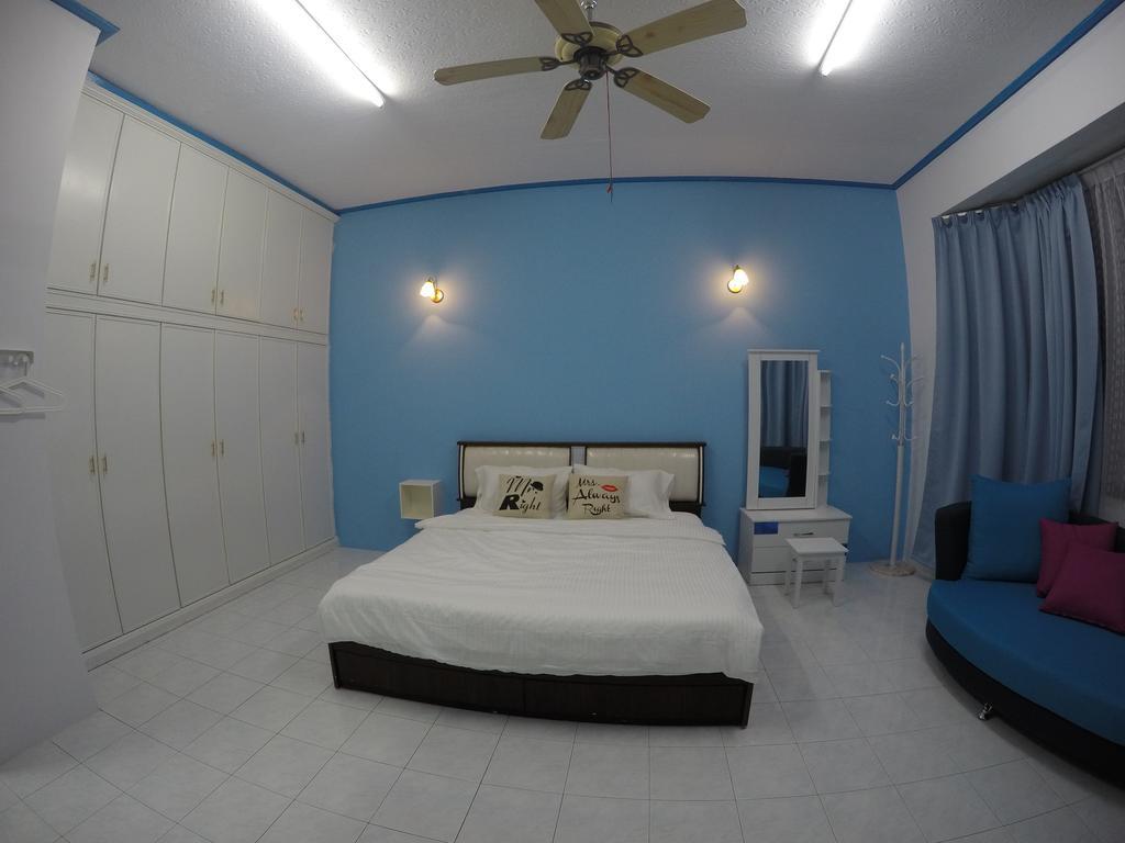 Little Blue House Kemaman Guesthouse Chukai Εξωτερικό φωτογραφία