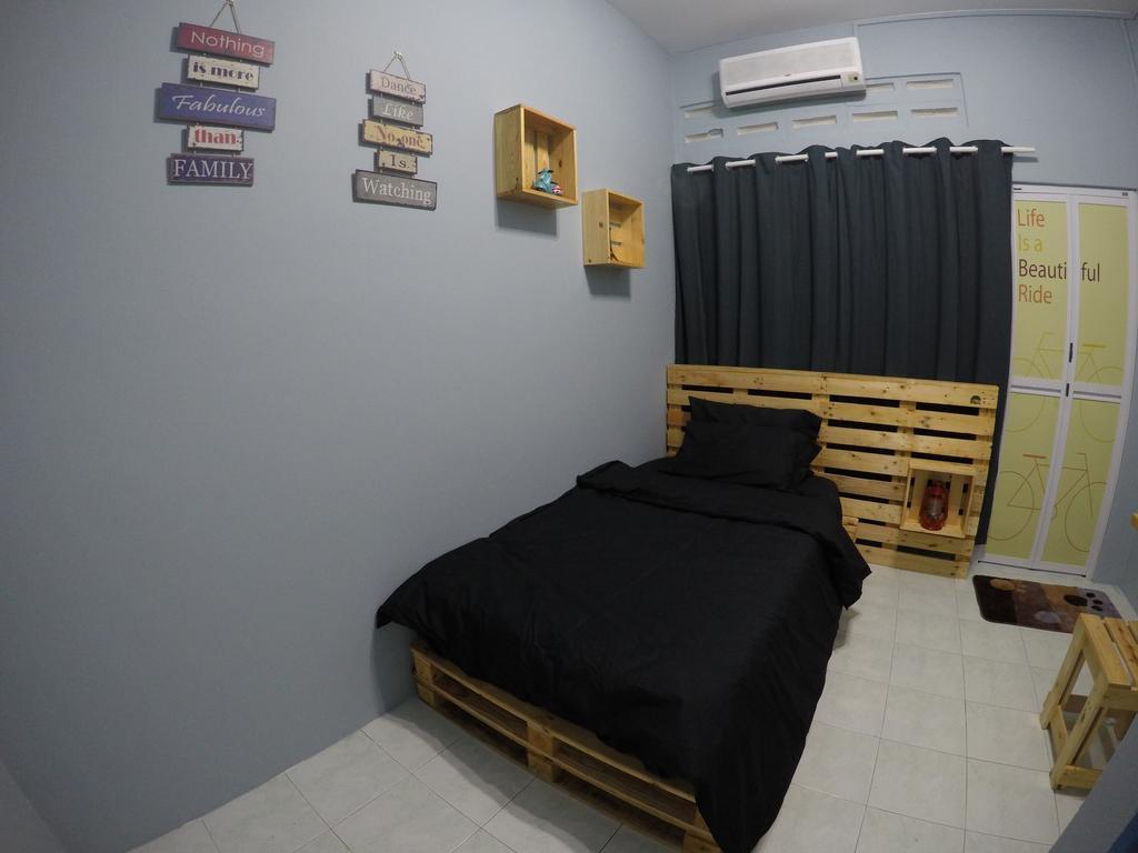 Little Blue House Kemaman Guesthouse Chukai Εξωτερικό φωτογραφία