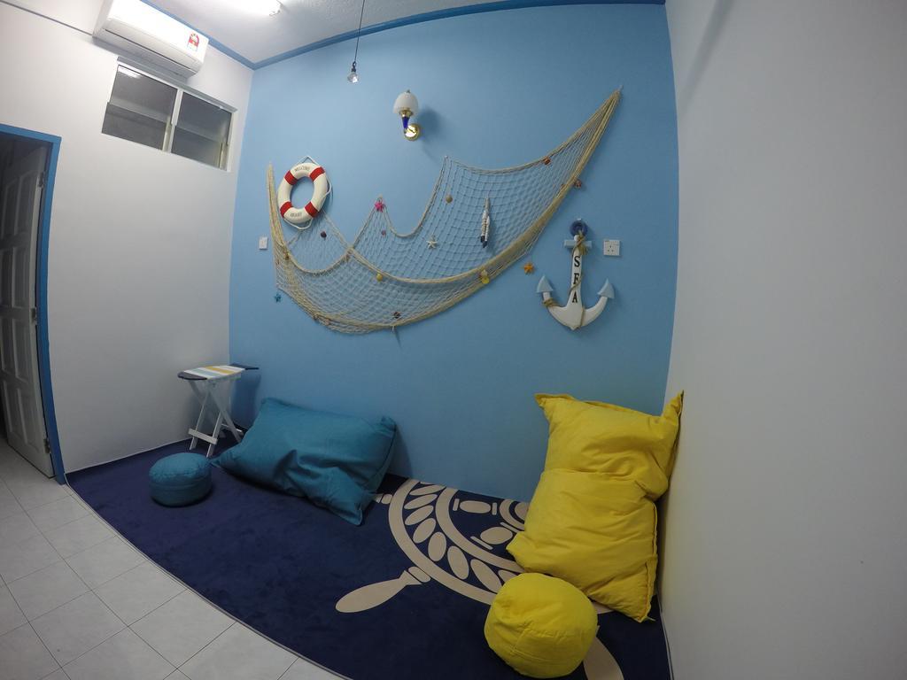 Little Blue House Kemaman Guesthouse Chukai Εξωτερικό φωτογραφία